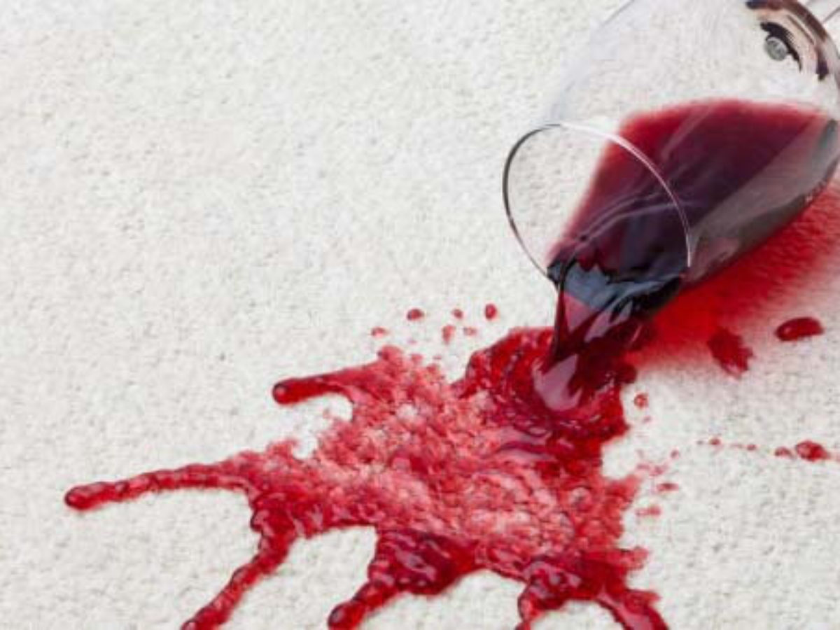 calibre episodio Enojado ▷ Cómo quitar manchas de vino tinto 【Guía y trucos TOP】